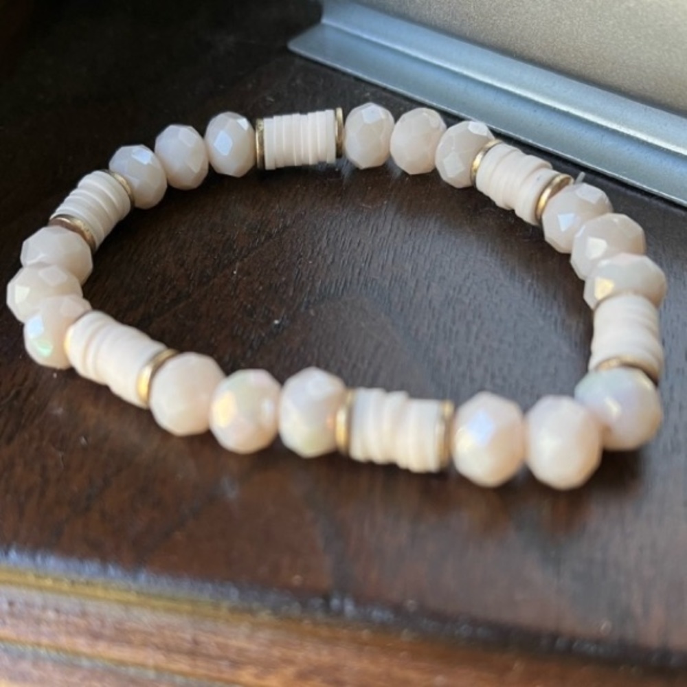 Host Pick - NWOT - Declaration Boutique Semiprecious White Stone & Gold Bracelet
